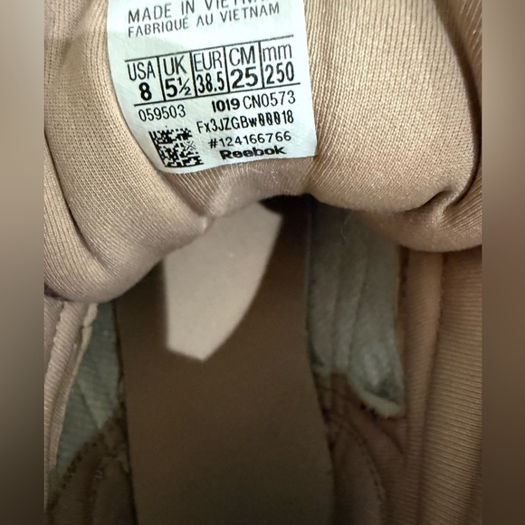 Rebook Women’s Gold Hi-Top Sneakers, Size 8 - Picture 5 of 6